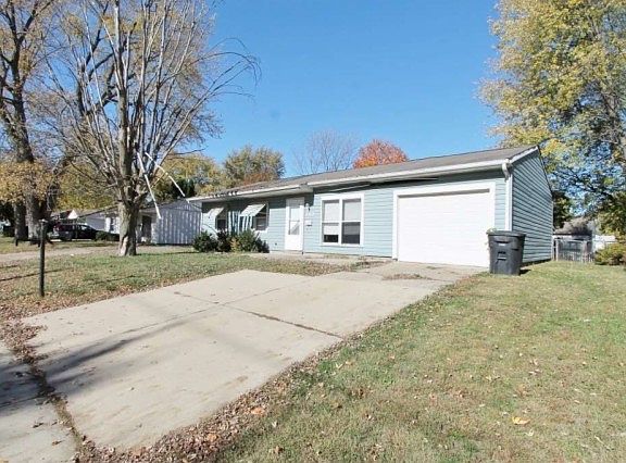 2nd image of 2212 Brady Ln