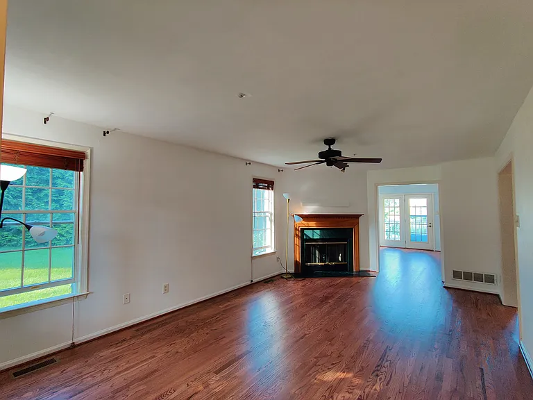 366 Bristol Cir — Photo 8