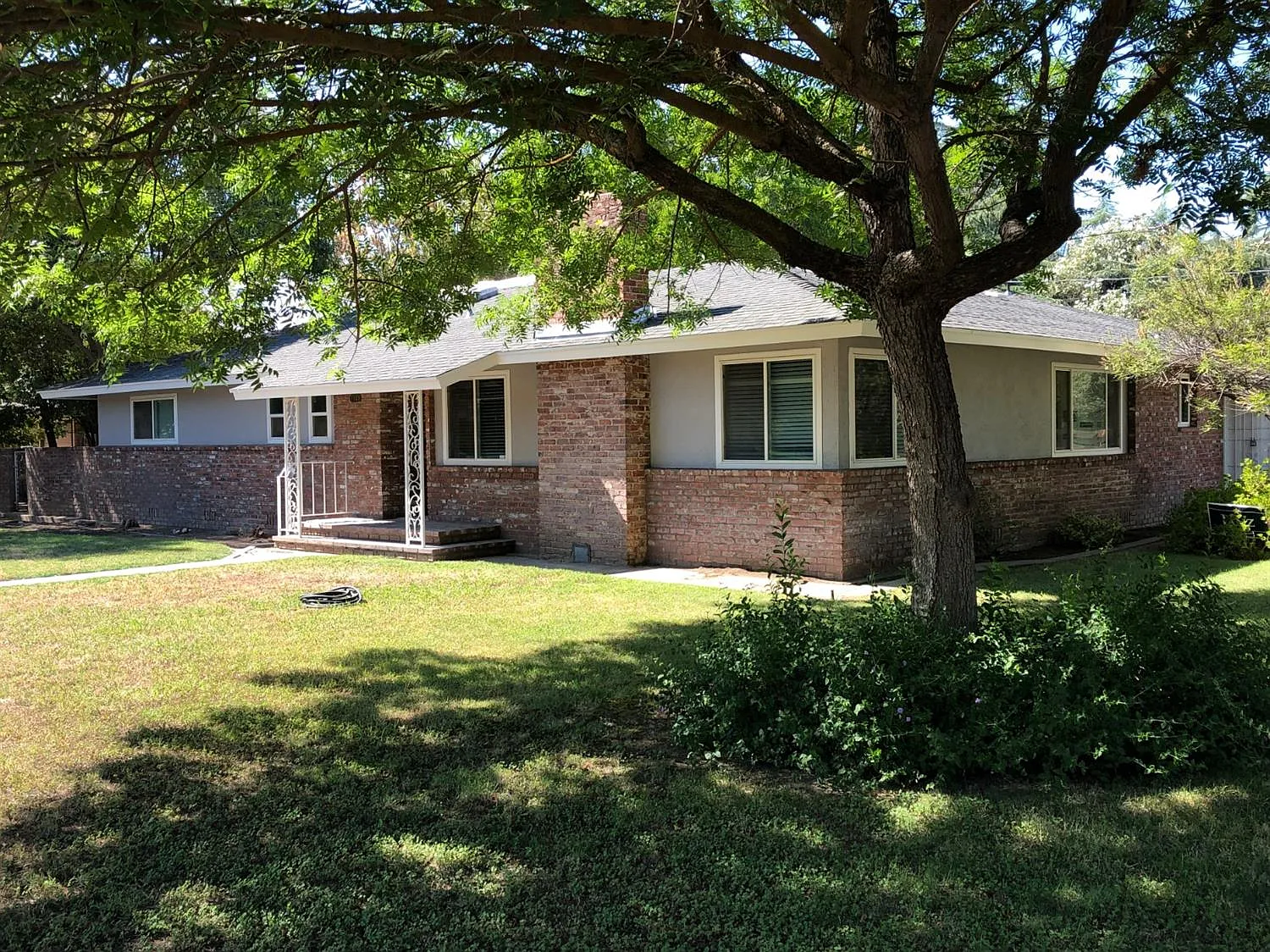 1102 W San Gabriel Ave photo 1