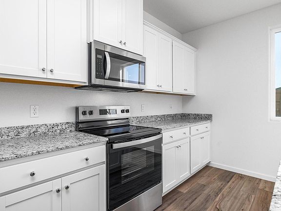 4th image of 935 S Rossi Avenue
