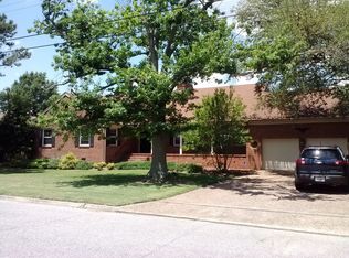 12 Eagle Point Rd, Hampton, VA 23669