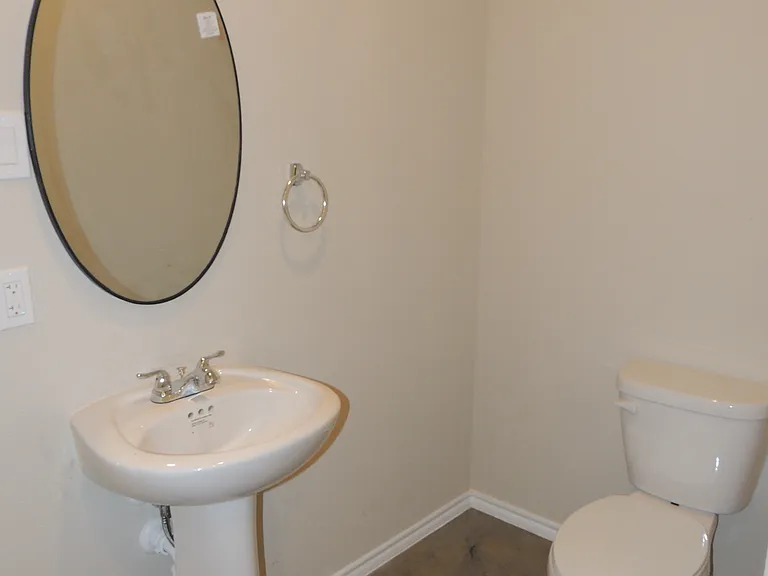 Cottage Pointe — Photo 29