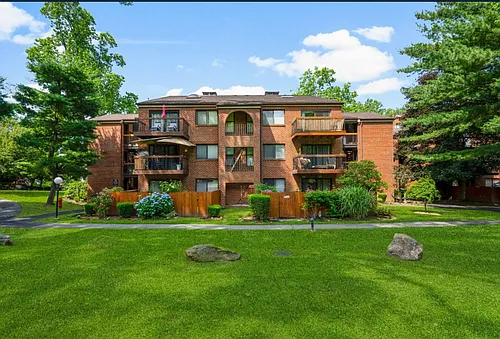 18 Bronxville Glen Dr #11 Photo 1 18 Bronxville Glen Dr #11 Photo 1