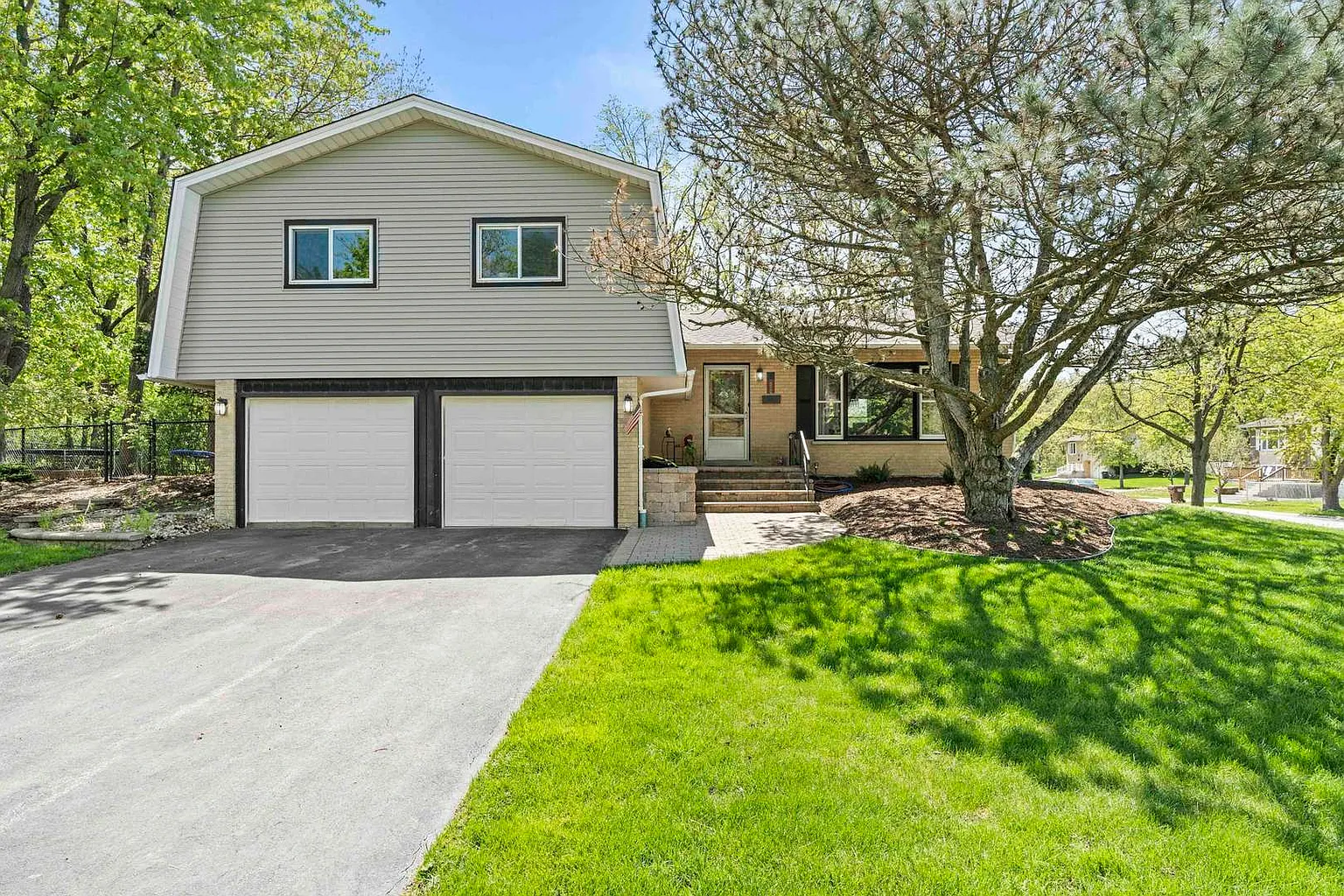 6125 Jennifer Ave photo 1