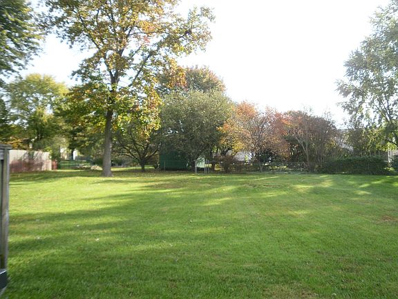 Beautiful large back yard