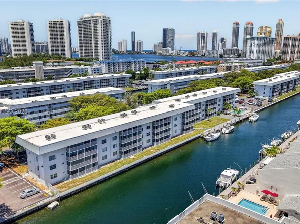 3550 NE 169th St APT 407, North Miami Beach, FL 33160