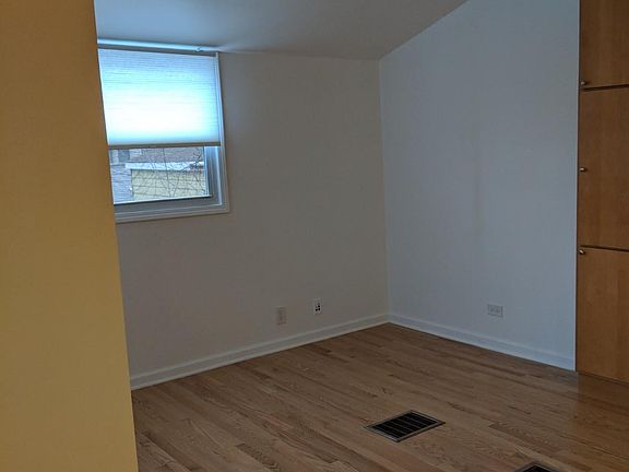 Kitchen/dining room combo