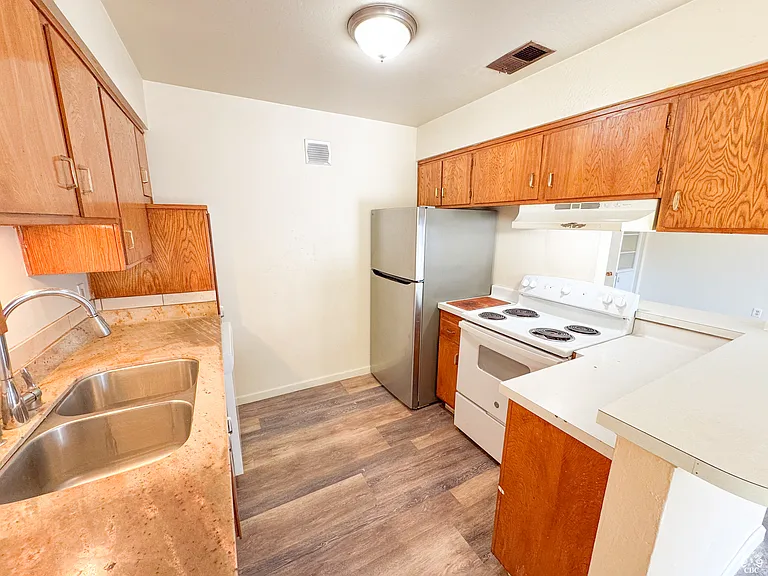 1807 El Parque Ct #B — Photo 31