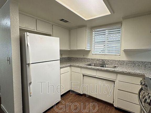 4th image of 113 W Sonora Ave