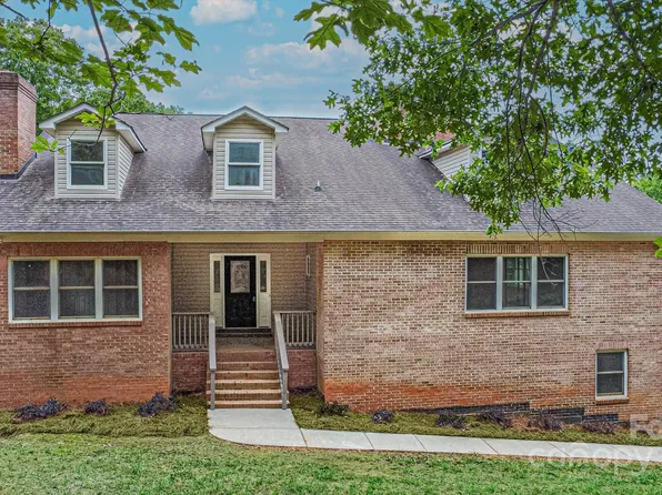 332 E Rebound Rd, Lancaster, SC 29720