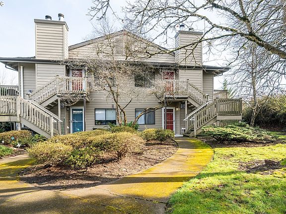 2nd image of 1927 Lake Isle Dr