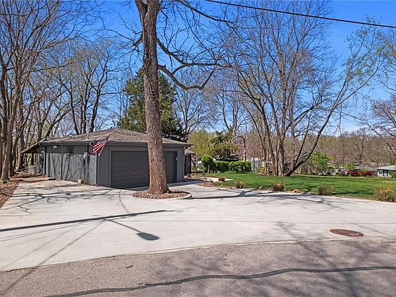 4th image of 120 Dockside Cir