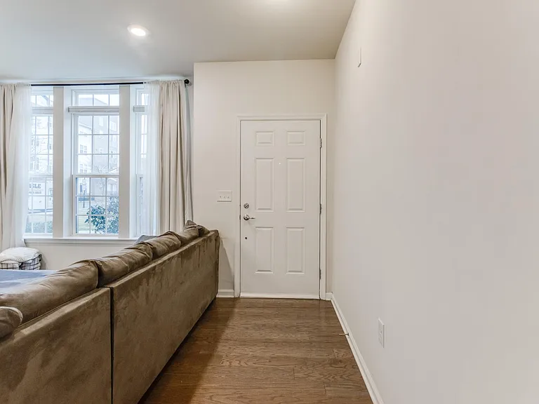 22 Veterans Dr — Photo 11