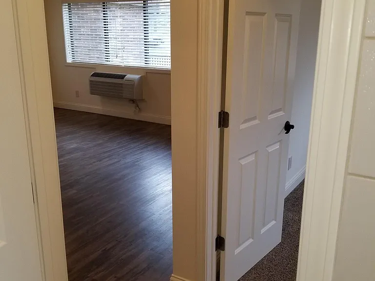 1975 Wilson Ave #8 — Photo 16