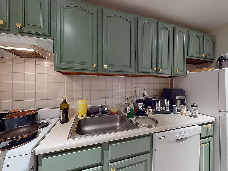 41 W 46th St #3B — Photo 9