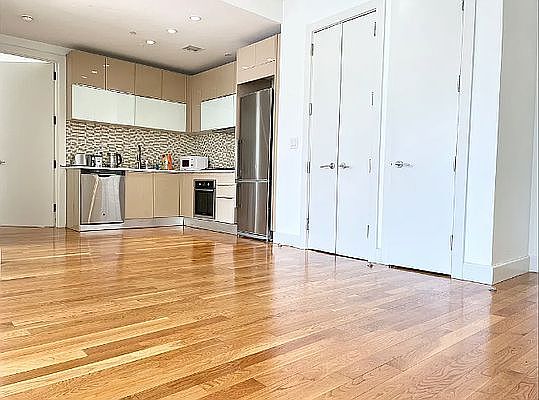 5th image of 65 Ainslie St APT 407