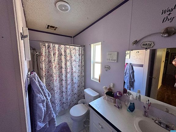 5th image of 104 Sandalwood Ave