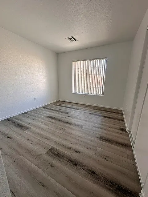 3 bed, 2.5 bath, 1200 sqft, $1,874 — Photo 4