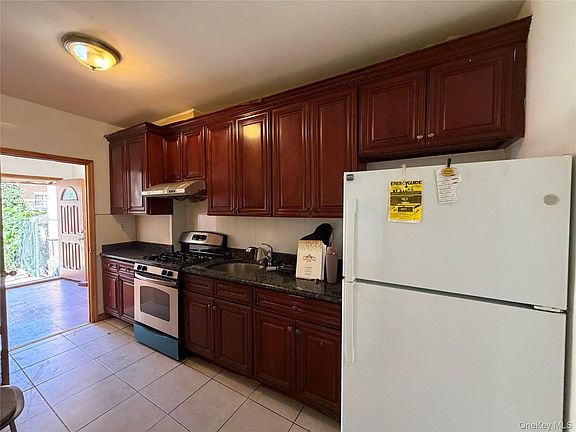4th image of 108-13 37th Avenue