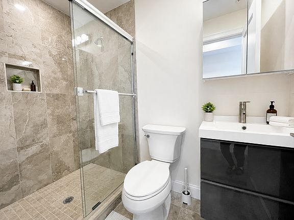 3rd image of 1028 Commonwealth Ave #303