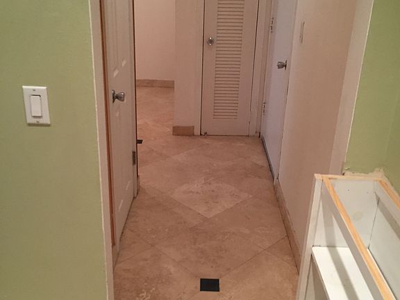 4th image of 2400 NE 33rd Ave APT 104