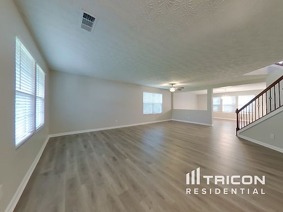 2nd image of 6 Waterbury Way