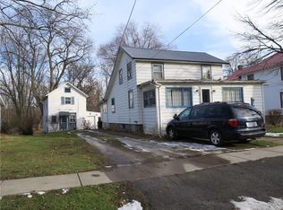 28 Garland St, Lyndonville, NY 14098
