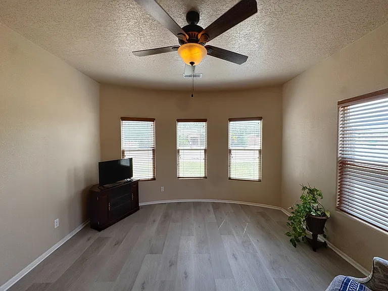 5317 Southfort Dr SW — Photo 22