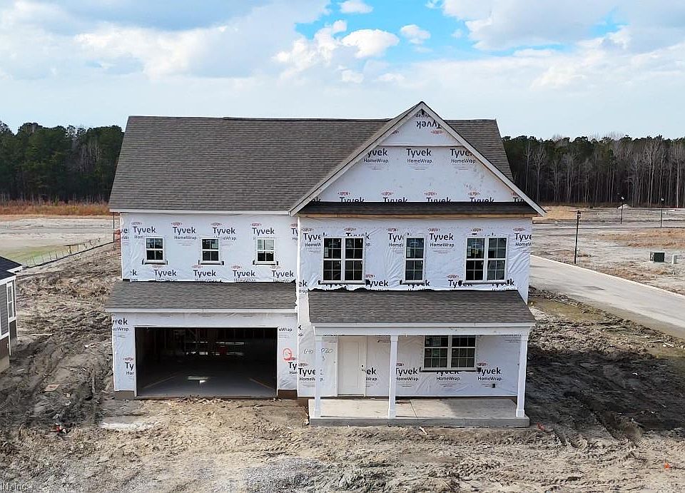 1st image of 640 Crestfield Dr