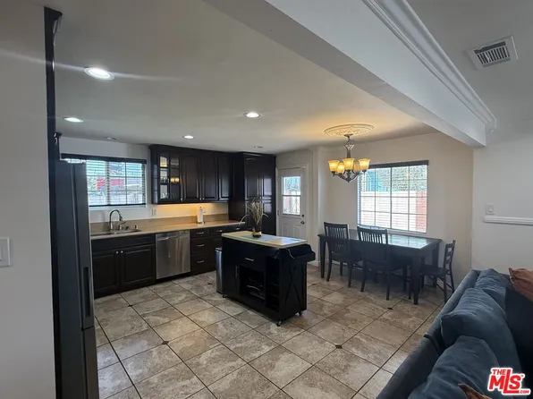 8701 Kittyhawk Ave, Los Angeles, CA 90045