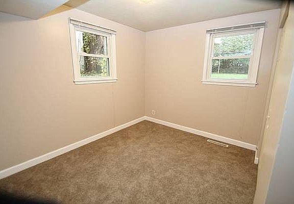 5th image of 4644 Washington St NE
