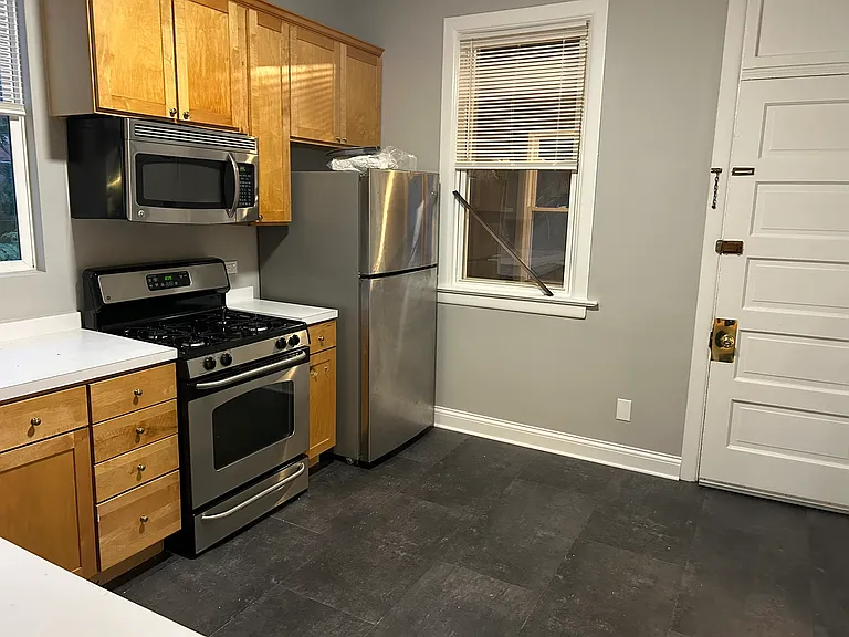 2101 W Montrose Ave #2 — Photo 13