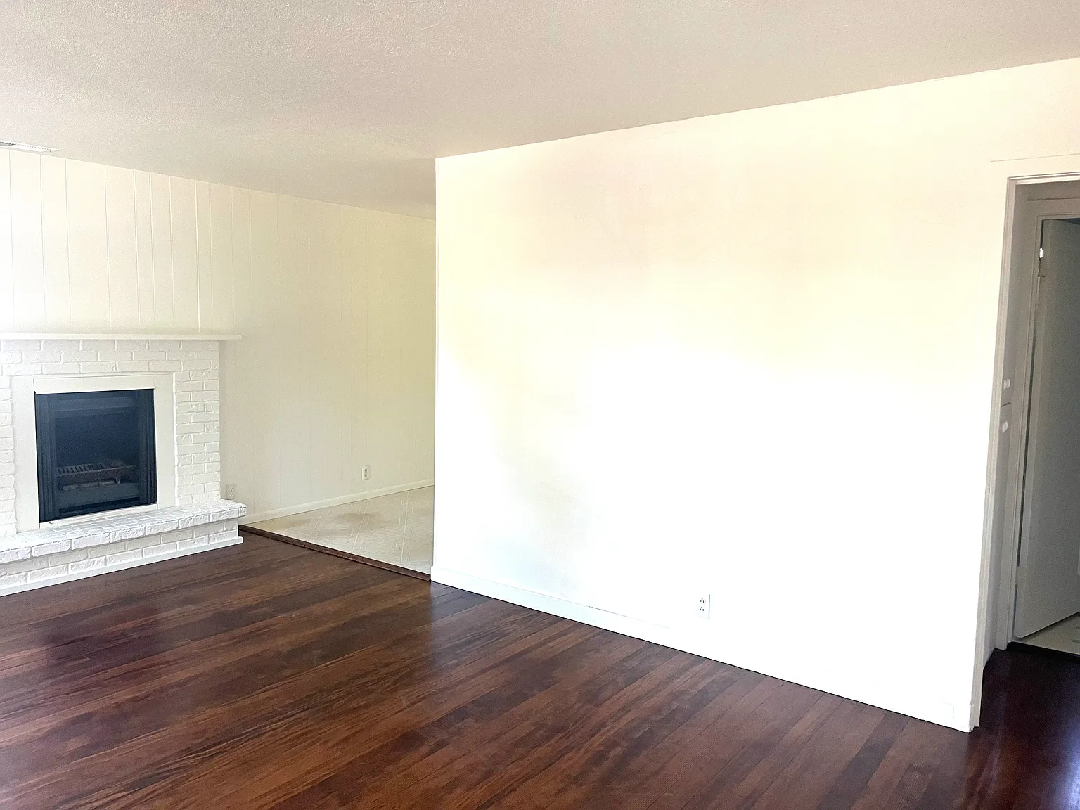 2 bed, 845 sqft, $3,450 — Photo 2