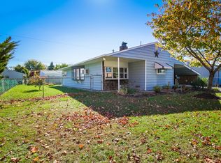 50 Palm Ln, Levittown, PA 19054