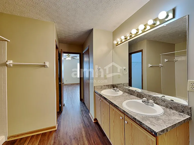 1083 Insco Loop — Photo 17