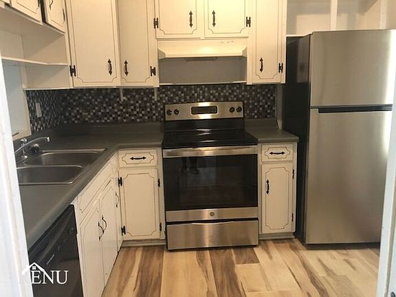 2nd image of 2427 Laurel Ave