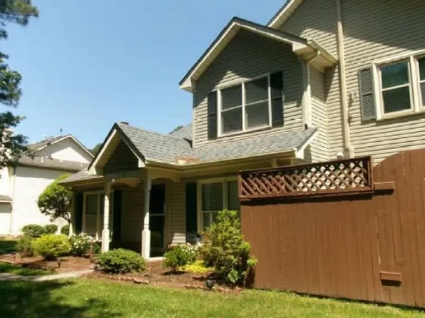 15 Hard Wood Dr, Hampton, VA 23666