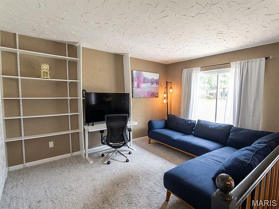 5th image of 55 Queens Dr
