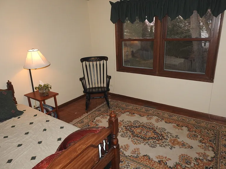 1162 Sandhurst Dr — Photo 11