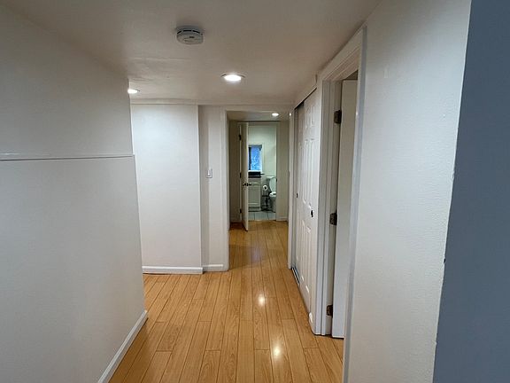 3rd image of 2655 Wakefield Ave APT D