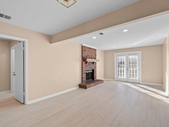 3rd image of 5197 Kimbark Woods Dr