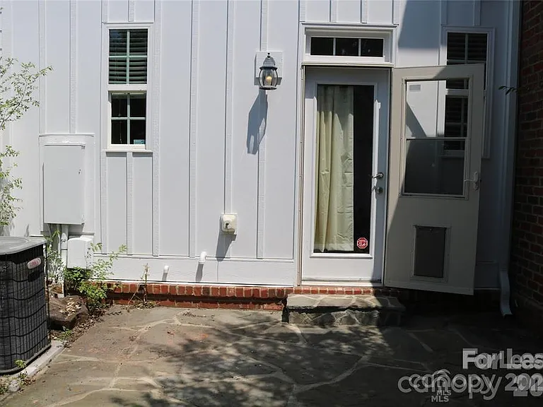 9806 Longstone Ln — Photo 27