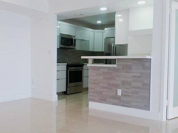 5th image of 13155 Ixora Ct APT 801