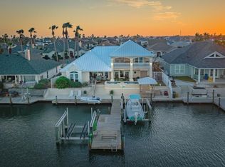 104 Dolphin Ct, Aransas Pass, TX 78336