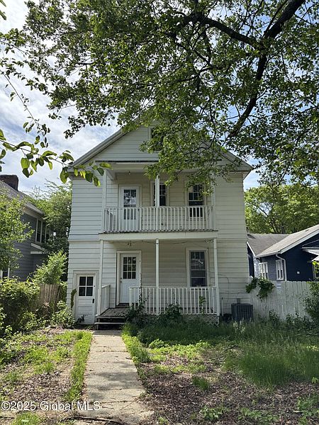 2nd image of 22 N Lake Avenue