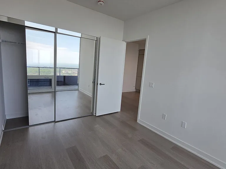 448 Burnhamthorpe Rd W #6409 — Photo 7
