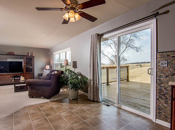5th image of 1032 Benbrook Dr