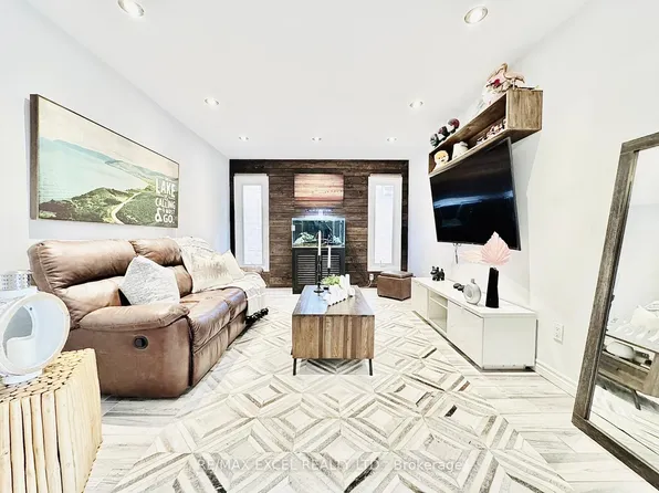 150 Trothen Cir, Markham, ON L3P 4H7
