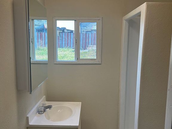 3rd image of 3830 W 6th St Unit 3