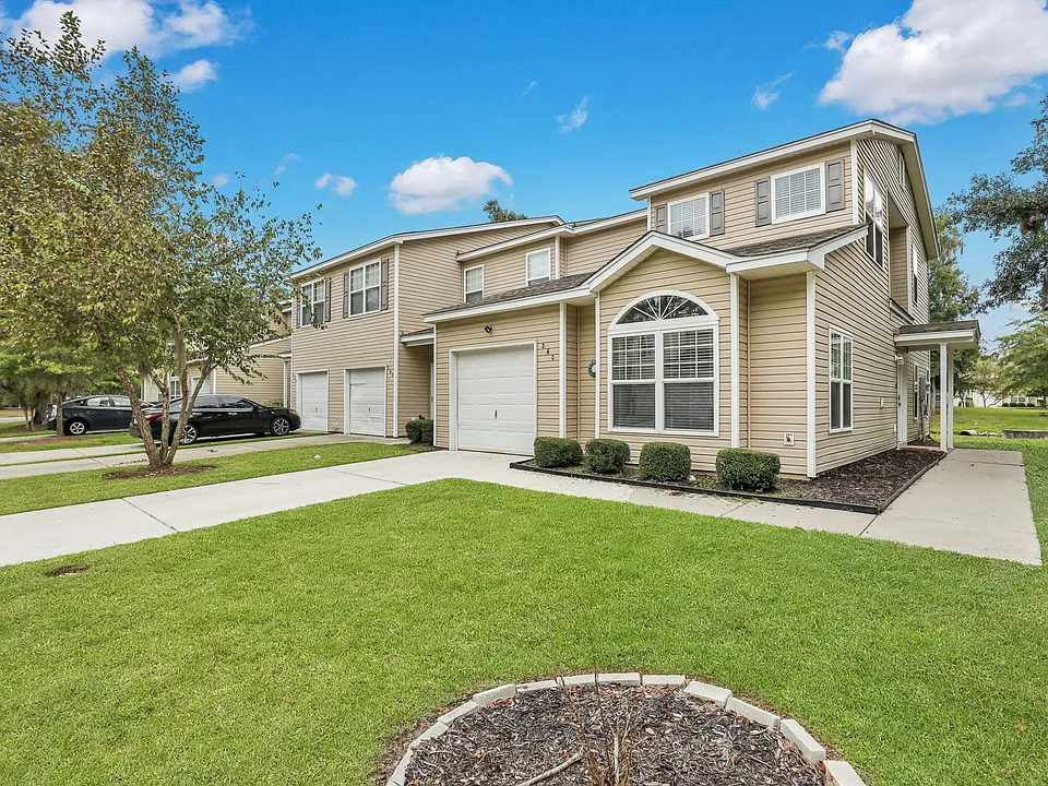 260 Grand Oaks Dr